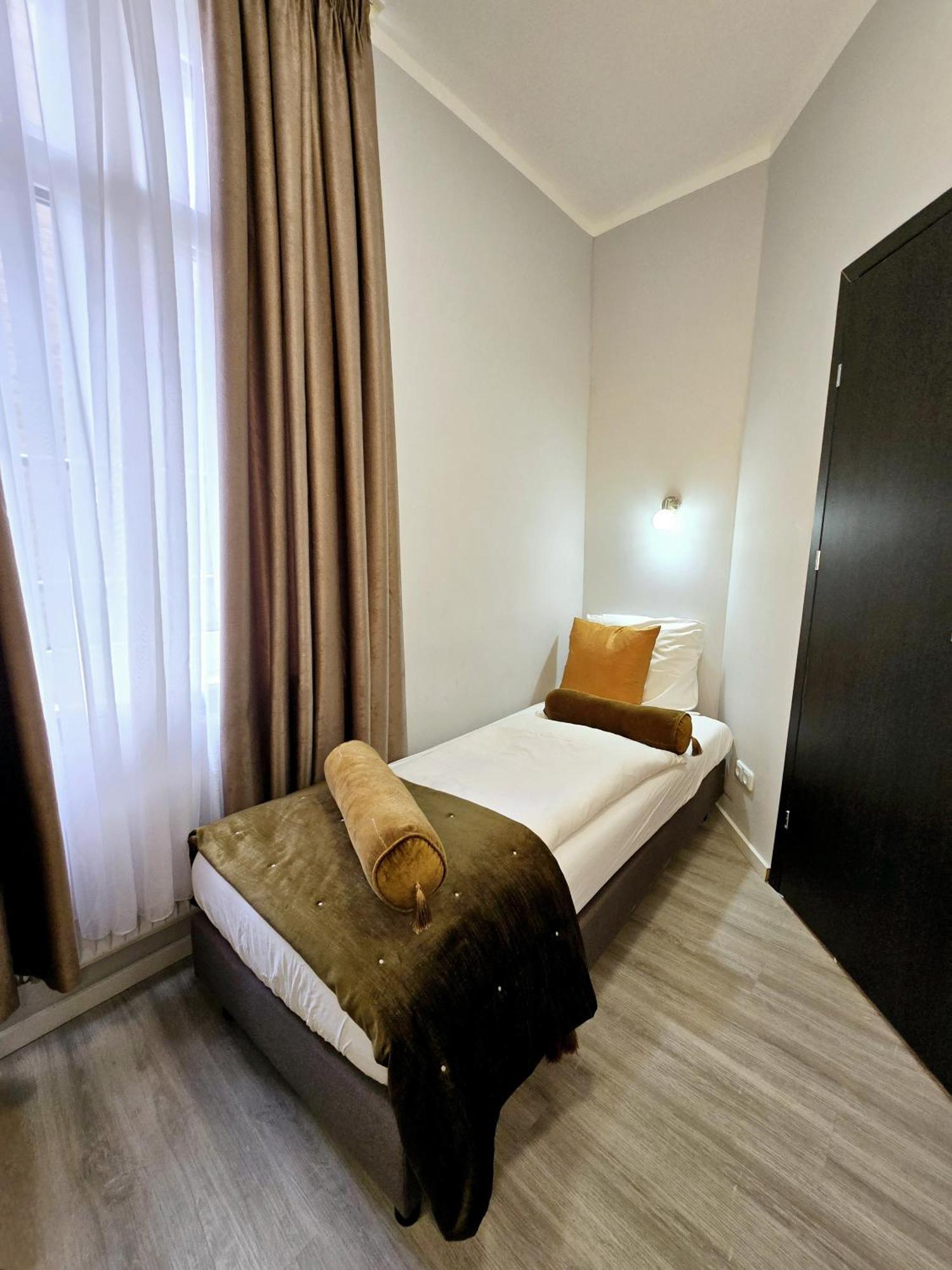 City Hotel Storch Кельн Екстер'єр фото