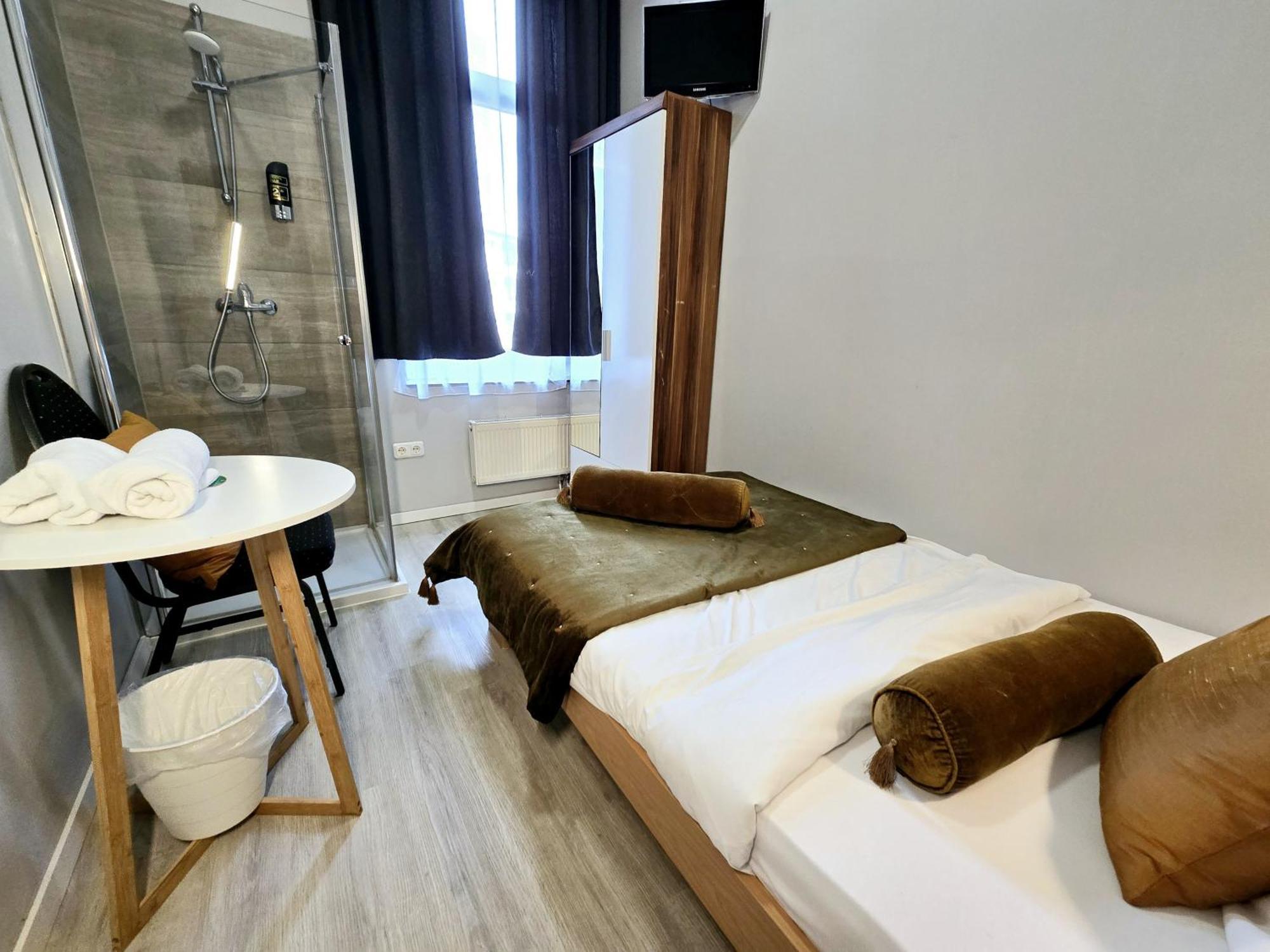 City Hotel Storch Кельн Екстер'єр фото