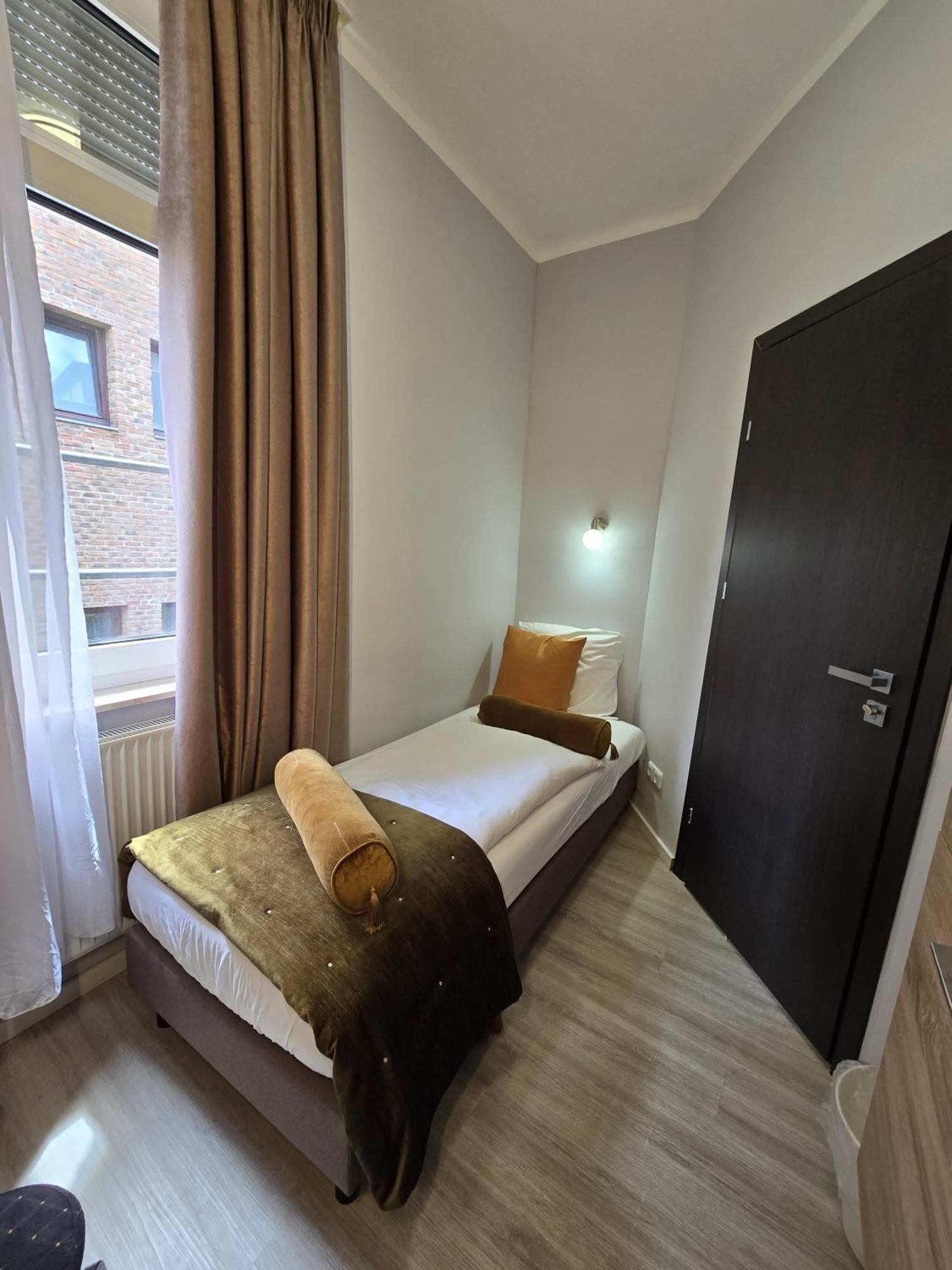 City Hotel Storch Кельн Екстер'єр фото