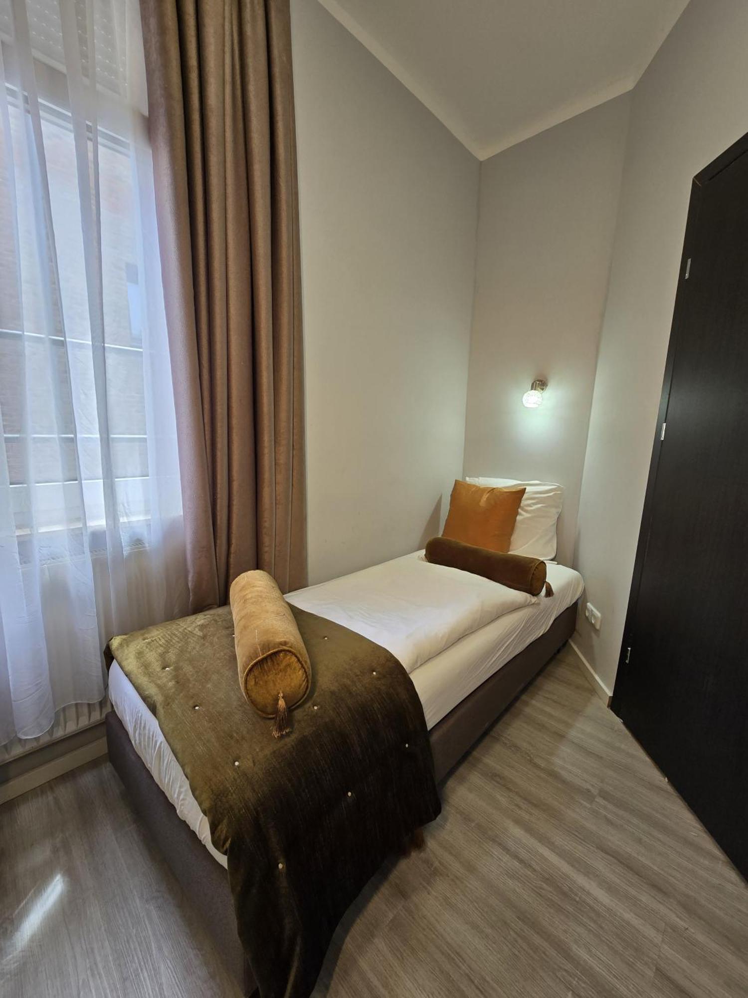 City Hotel Storch Кельн Екстер'єр фото