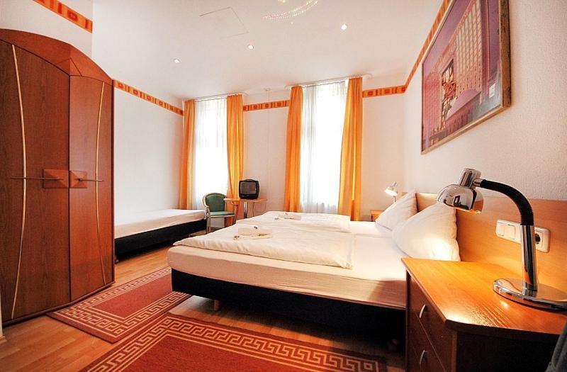 City Hotel Storch Кельн Екстер'єр фото