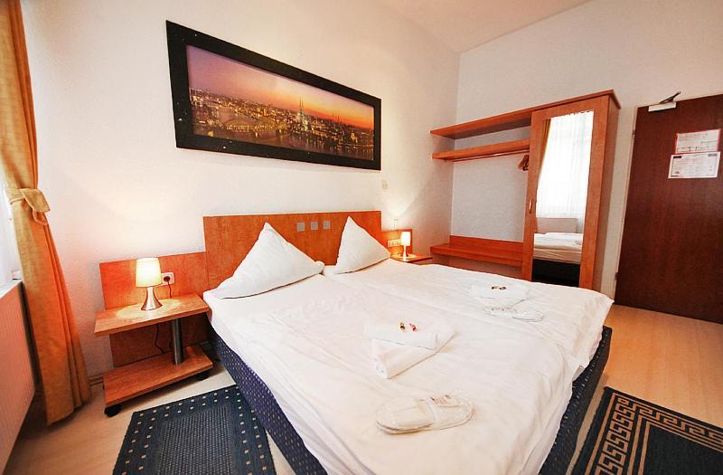 City Hotel Storch Кельн Екстер'єр фото