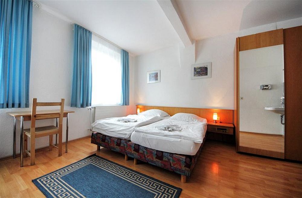 City Hotel Storch Кельн Екстер'єр фото