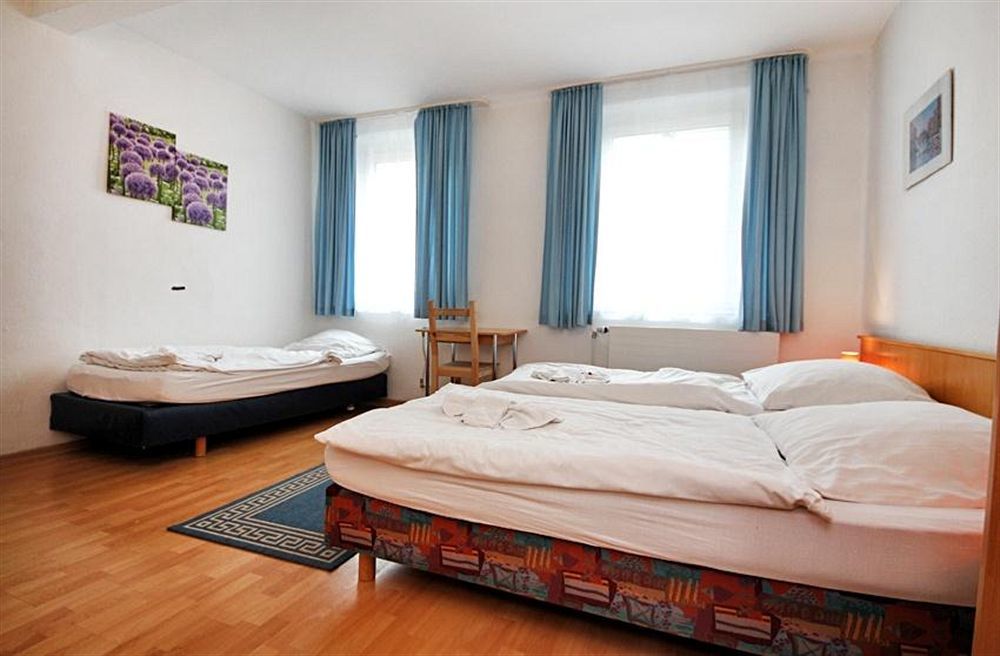City Hotel Storch Кельн Екстер'єр фото